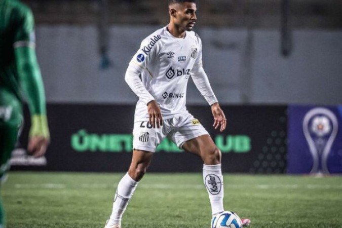 JOAQUIM - No mesmo nível do companheiro de zaga Messias, fechou bem os espaços, mas teve alguma dificuldade no jogo aéreo  -  NOTA 6,5 - Foto: Raul Baretta/ Santos FC