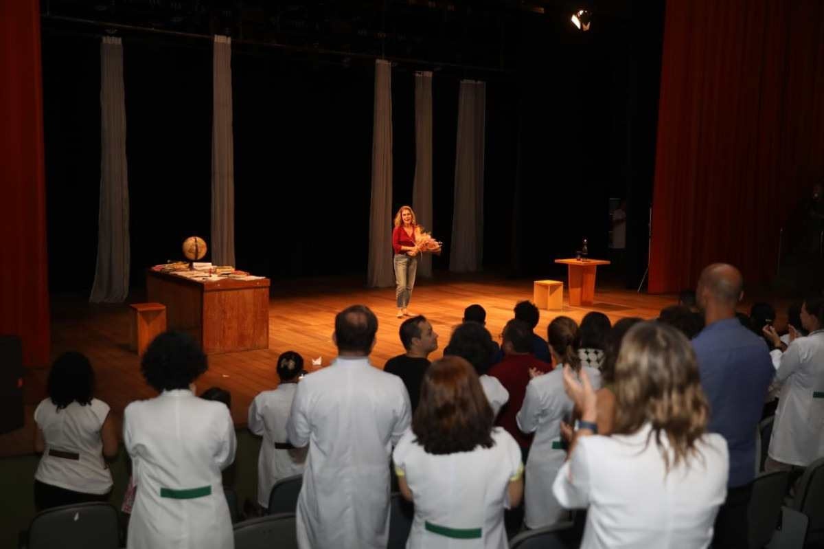 Apresentação da peça O pior de mim, de Maitê Proença, no Teatro Sarah nesta segunda-feira (13/11)