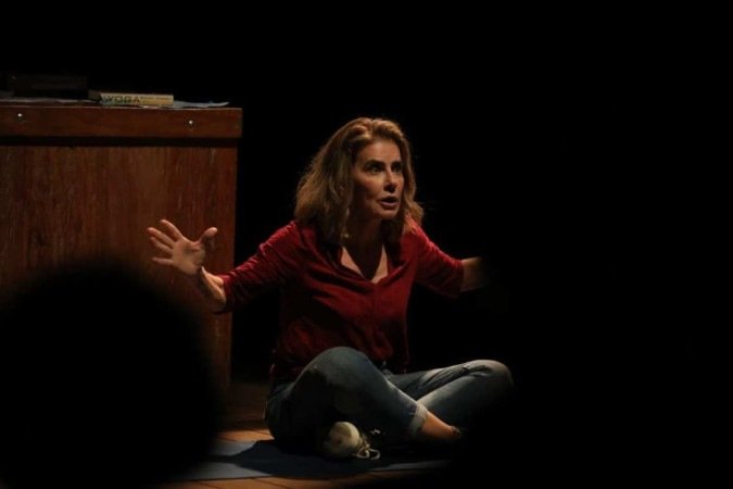 O espetáculo imersivo mergulha pela vida, lutas, carreira e vivências da atriz - (crédito: Rede SARAH) O espetáculo imersivo mergulha pela vida, lutas, carreira e vivências da atriz - (crédito: Rede SARAH)
