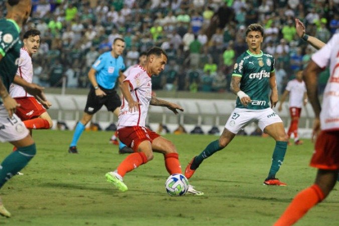 13º Internacional - 43 pontos - Zero chance de título, zero chance de Libertadores, 2,1% risco de rebaixamento - Foto: Ricardo Duarte/Internacional