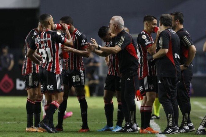 10º São Paulo - 46 pontos - Zero chance de título, Já classificado para a Libertadores como campeão da Copa do Brasil, 0,001% risco de rebaixamento - Foto: Rubens Chiri / São Paulo FC
