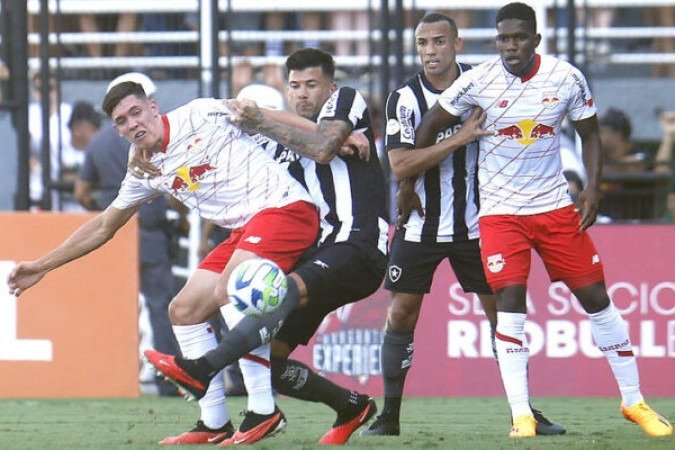 4º Bragantino - 59 pontos - 15,9% de chance de título, 99,76% chance de Libertadores, zero risco de rebaixamento - Foto: Vitor Silva/Botafogo F.R.
