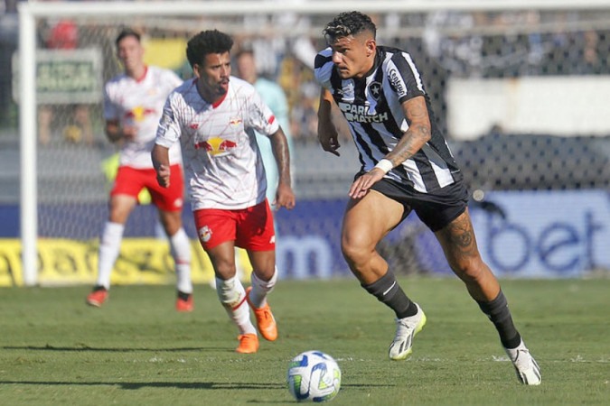Tiquinho Soares pode virar ausência no Botafogo na reta decisiva do Brasileiro     -  (crédito: Vítor Silva/Botafogo  )