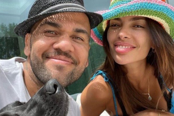 Para justificar a mudança de versão, o ex-jogador afirmou que visava preservar seu casamento com a modelo Joana Sanz. - Foto: Reprodução/Instagram