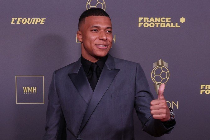 Mbappé pode realizar última temporada no futebol francês - (crédito: Franck Fife/AFP via Getty Images) Mbappé pode realizar última temporada no futebol francês - (crédito: Franck Fife/AFP via Getty Images)