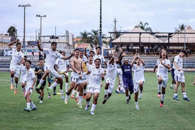 Único invicto no Candangão Sub-15, Real Brasília aposta em um estilo de jogo balanceado para ser campeão - (crédito: Júlio César Silva/Real Brasília) Único invicto no Candangão Sub-15, Real Brasília aposta em um estilo de jogo balanceado para ser campeão - (crédito: Júlio César Silva/Real Brasília)