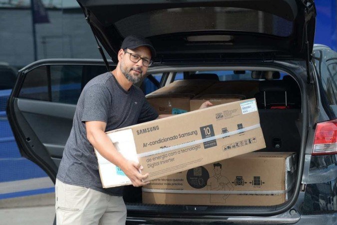 Magno Silva, que trabalha em home office, comprou dois aparelhos de ar-condicionado: um para o quarto e outro para o escritório - (crédito: Minervino Júnior/CB/D.A.Press) Magno Silva, que trabalha em home office, comprou dois aparelhos de ar-condicionado: um para o quarto e outro para o escritório - (crédito: Minervino Júnior/CB/D.A.Press)
