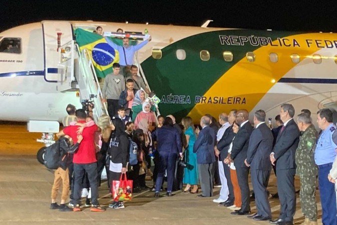 Primeiro grupo de brasileiros resgatados da Faixa de Gaza - (crédito: Henrique Less/CB/D.A Press) Primeiro grupo de brasileiros resgatados da Faixa de Gaza - (crédito: Henrique Less/CB/D.A Press)