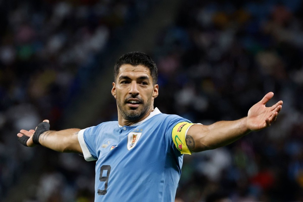 Suárez de volta ao Uruguai, que terá outras figuras do futebol brasileiro