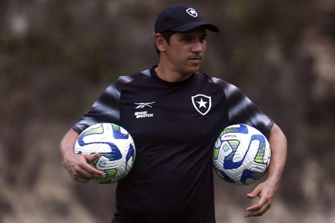 Botafogo oficializa a demissão de Lucio Flavio - (crédito: Jogada10) Botafogo oficializa a demissão de Lucio Flavio - (crédito: Jogada10)
