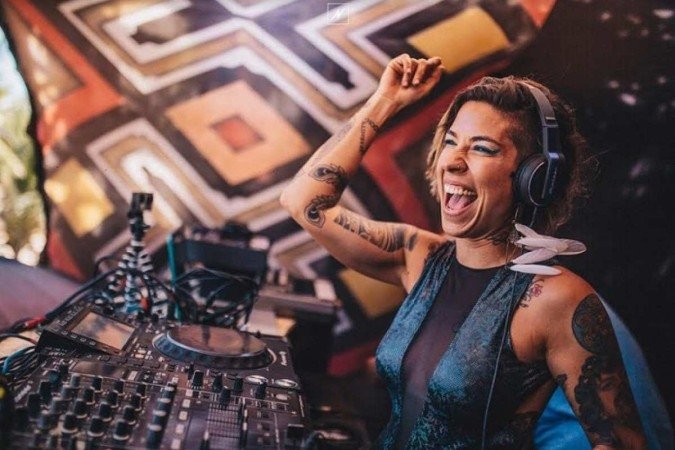 A DJ Vivi Seixas, filha de Raul Seixas, é uma das atrações de evento no MAB - (crédito: Nat Mendes) A DJ Vivi Seixas, filha de Raul Seixas, é uma das atrações de evento no MAB - (crédito: Nat Mendes)