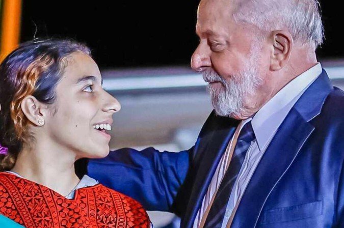 Shahed al-Banna disse que pensou que iria morrer em Gaza. A jovem e outras 31 pessoas foram recebidos pelo presidente Luiz Inácio Lula da Silva em Brasília - (crédito: Ricardo Stuckert / PR) Shahed al-Banna disse que pensou que iria morrer em Gaza. A jovem e outras 31 pessoas foram recebidos pelo presidente Luiz Inácio Lula da Silva em Brasília - (crédito: Ricardo Stuckert / PR)
