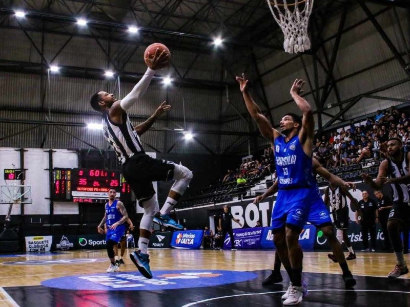 Mogi Basquete é superado pelo São Paulo no primeiro jogo dos Playoffs