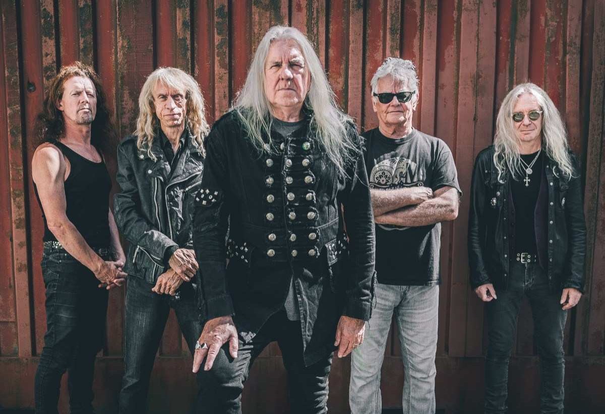 Pioneira do heavy metal, banda Saxon toca em Brasília neste sábado