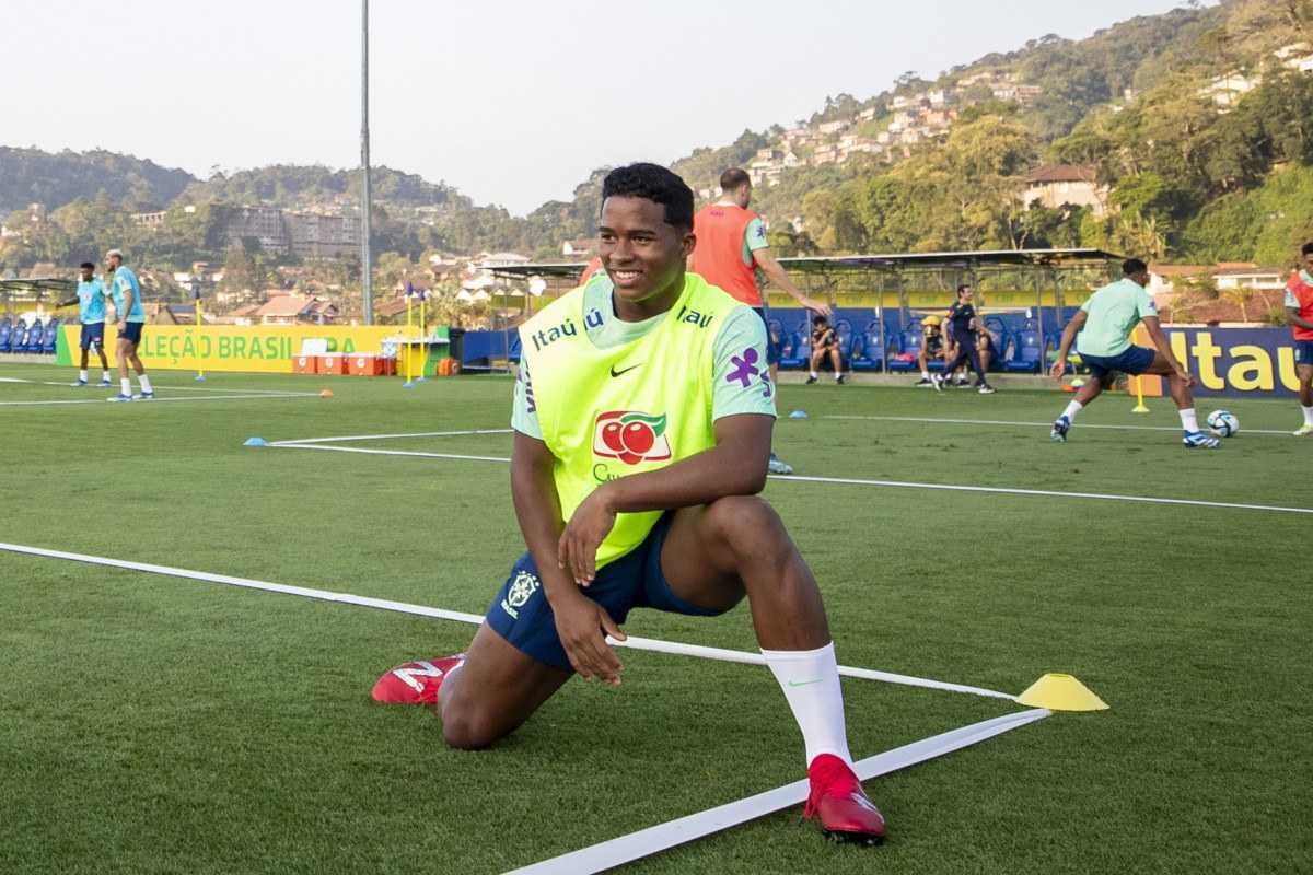  Seleção Brasileira realiza treino na Granja Comary. Na foto, o jogador Endrick. 