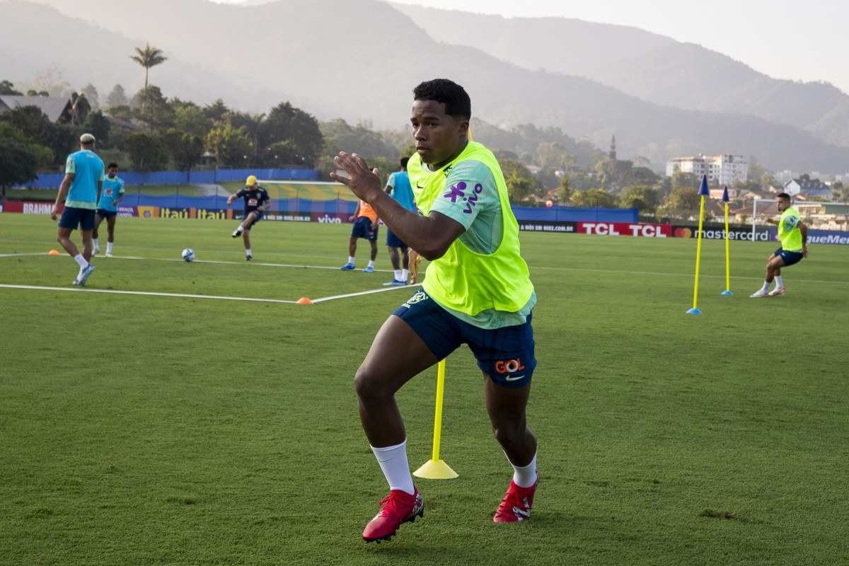  Seleção Brasileira realiza treino na Granja Comary. Na foto, o jogador Endrick. 