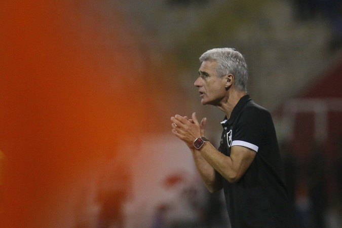 Ex-Botafogo, Luís Castro é o técnico mais vencedor em 2023 -  (crédito:  Vitor_Silva)