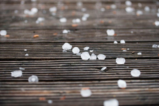 Granizo são pedras de gelo que se formam em nuvens de grande extensão vertical chamadas de cumulonimbus - (crédito: Getty Images) Granizo são pedras de gelo que se formam em nuvens de grande extensão vertical chamadas de cumulonimbus - (crédito: Getty Images)