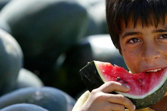 Um alimento amplamente popular em Gaza, a melancia é também uma metáfora poderosa para gerações de palestinos - (crédito: Getty Images) Um alimento amplamente popular em Gaza, a melancia é também uma metáfora poderosa para gerações de palestinos - (crédito: Getty Images)