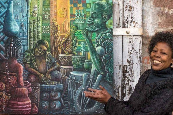 Leni Vasconcellos se inspirou nas vivências na África para criar as pinturas -  (crédito: Arquivo Pessoal)