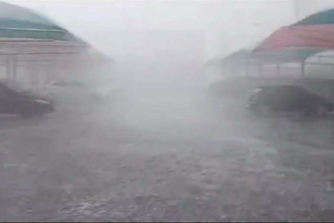 Chove granizo em Uberlândia mesmo com onda de calor - (crédito: Material cedido ao Correio) Chove granizo em Uberlândia mesmo com onda de calor - (crédito: Material cedido ao Correio)