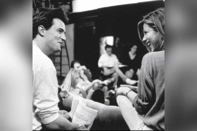 Jennifer Aniston lembrou que Matthew Perry vivia para ouvir as risadas do público e do elenco - (crédito: Instagram @jenniferaniston/Reprodução) Jennifer Aniston lembrou que Matthew Perry vivia para ouvir as risadas do público e do elenco - (crédito: Instagram @jenniferaniston/Reprodução)