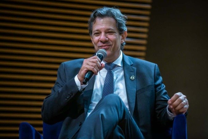 O ministro Fernando Haddad voltou a pedir um O ministro Fernando Haddad voltou a pedir um