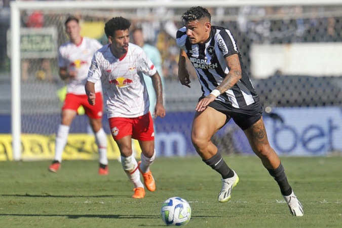 Tiquinho Soares atuou em parte do primeiro tempo do jogo entre Botafogo e Bragantino
     -  (crédito:  Vítor Silva/Botafogo)