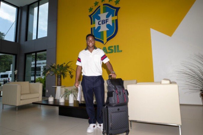 Líder do Brasileiro, o Palmeiras cedeu quatro jogadores. Endrick é o mais novo da lista, conquistando sua primeira convocação para a Seleção Brasileira. Foto: Joilson Marconne / CBF