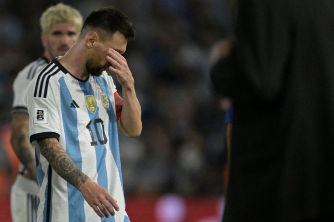 Messi analisa derrota da Argentina e detona adversários: ‘Têm que aprender um pouco’ -  (crédito: Juan Mabromata/AFP via Getty Images)