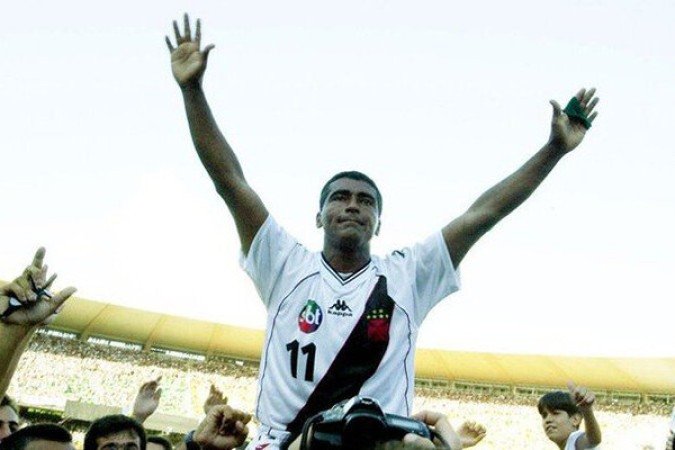 Com declarações de nomes importantes que estiveram com Eurico Miranda, como o ex-jogador Romário, a série mostra as ações do ex-dirigente, questionáveis ou não, com o único objetivo de colocar o Vasco em evidência. Foto: Divulgação/Acervo Vasco