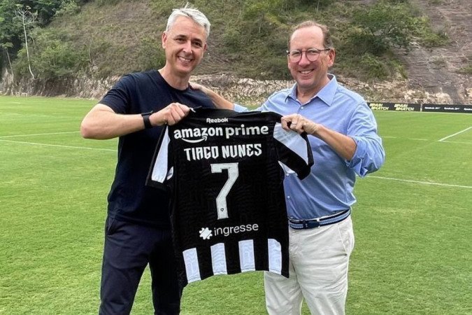 Tiago Nunes e John Textor têm primeira conversa após anúncio oficial do treinador no Botafogo -  (crédito: Divulgação/Botafogo)