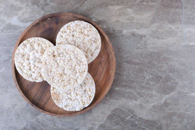 A consumidora comprou biscoitos de arroz recheados com pasta de amendoim integral - (crédito: Freepik/ @ azerbaijan_stockers) A consumidora comprou biscoitos de arroz recheados com pasta de amendoim integral - (crédito: Freepik/ @ azerbaijan_stockers)