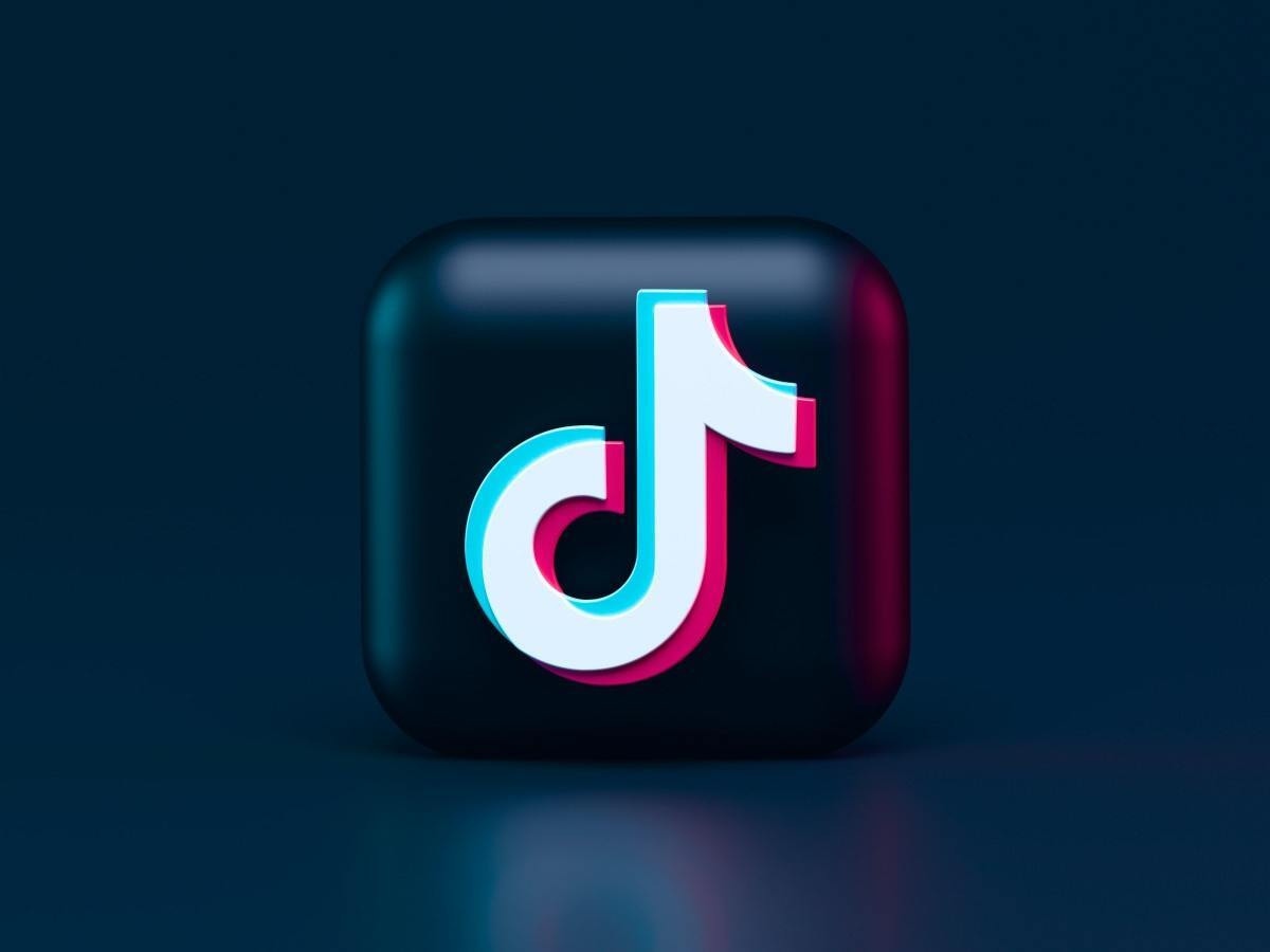 Disputa entre Universal e TikTok aumenta com retirada de mais músicas