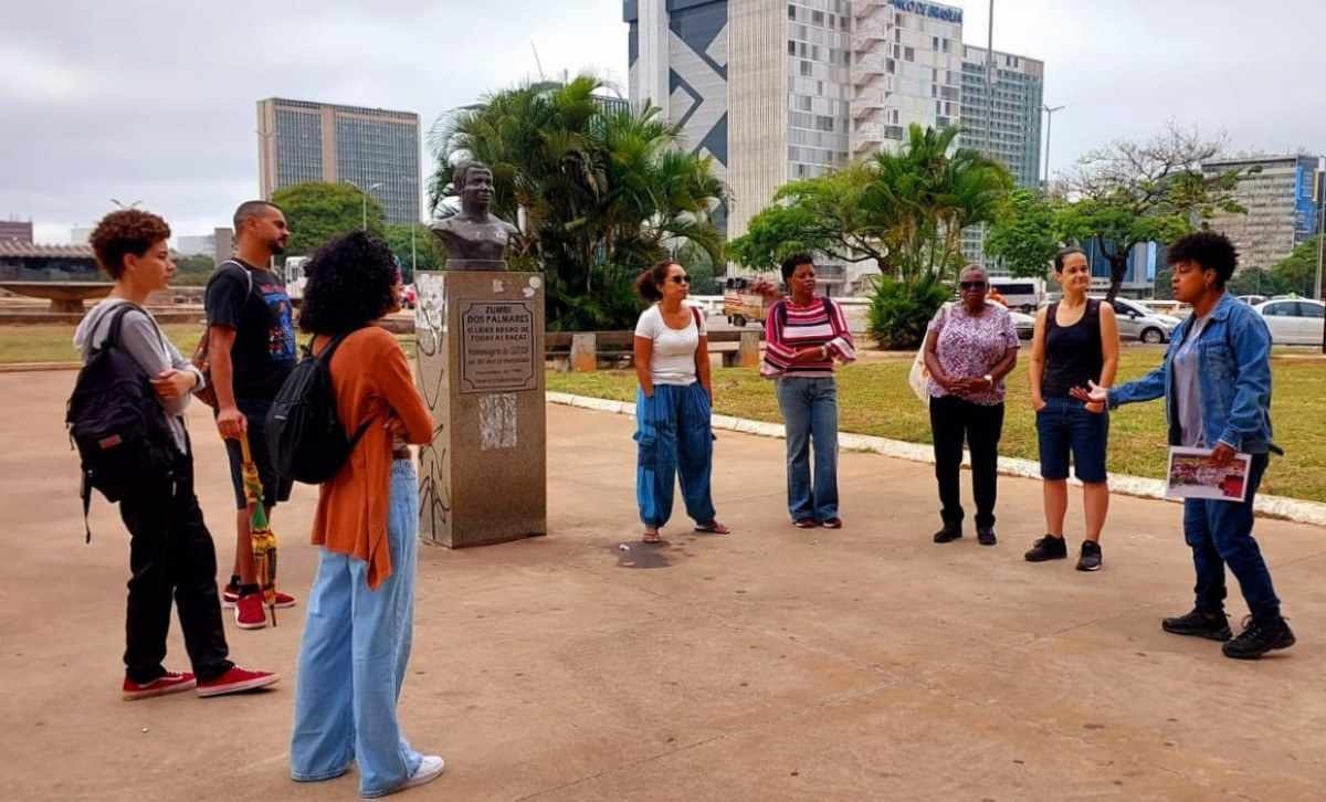 Tour temático aborda história negra em pontos turísticos de Brasília