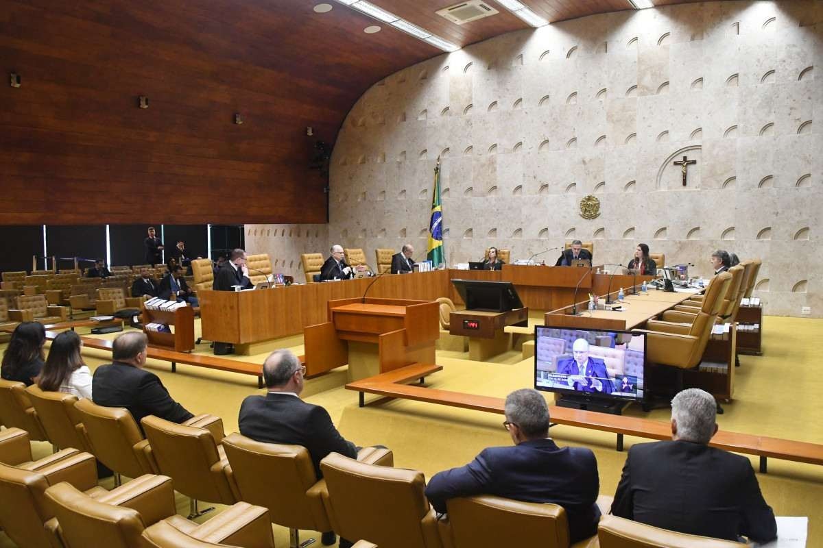 STF dá 18 meses para Congresso editar lei sobre licença-paternidade