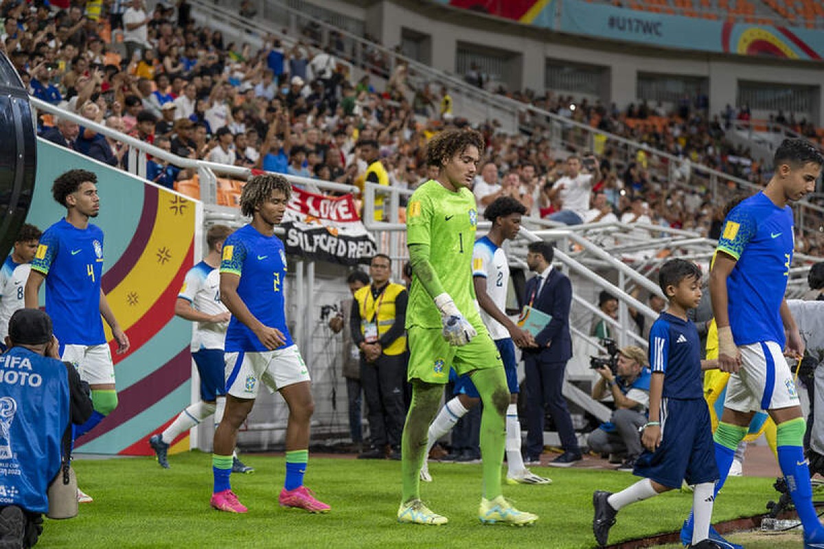 Vascaínos enaltecem atuação de goleiro da base em partida do Mundial Sub-17