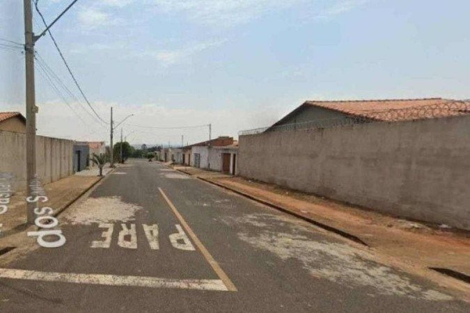 O casa aconteceu no bairro Marajó, em Uberaba - (crédito: Google Street View ) O casa aconteceu no bairro Marajó, em Uberaba - (crédito: Google Street View )