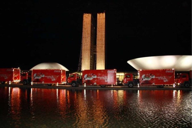 Caravana de Natal Coca-Cola, em frente ao Congresso Nacional -  (crédito:  Higor Arantes/Divulgação)