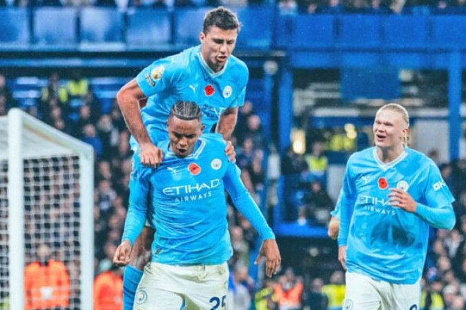 O Manchester City, atual campeão da Champions League, lidera o ranking da IFFHS. Ele é atualizado mensalmente levando em conta os resultados dos últimos 12 meses em competições nacionais e internacionais (o peso da pontuação varia de acordo com a competitividade do campeonato). Confira a seguir o top-20! - Foto: Divulgação