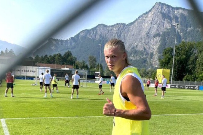 Em 2020 o vencedor foi Hering Haaland, quando atuava pelo Borussia Dortmund. Foto: Divulgação/Borussia Dortmund