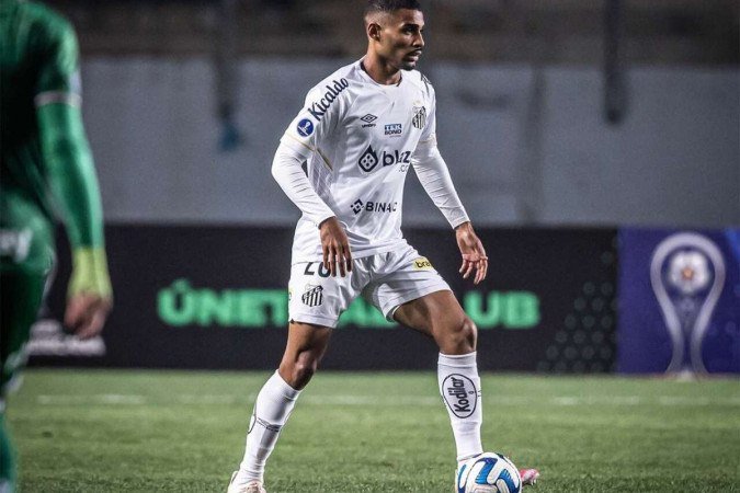 Joaquim começa a chamar atenção, mas Santos nega ofertas pelo zagueiro - (crédito: Jogada10) Joaquim começa a chamar atenção, mas Santos nega ofertas pelo zagueiro - (crédito: Jogada10)