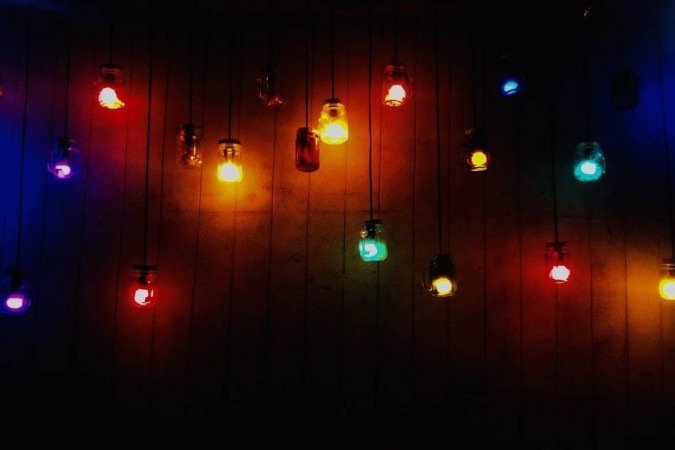 Iluminação pode ser aliada nos exercícios físicos em academias - (crédito: Karan Nagpal/ Unsplash) Iluminação pode ser aliada nos exercícios físicos em academias - (crédito: Karan Nagpal/ Unsplash)