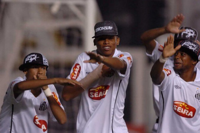 Os melhores desempenhos do Santos na história da Copa do Brasil foram em 2011 (campeão diante do Vitória) e 2015 (vice-campeão derrotado na decisão pelo Palmeiras). Em ambas as disputas, o técnico era Dorival Júnior, que levou o São Paulo à conquista inédita neste ano. - Foto: Divulgação/Santos FC