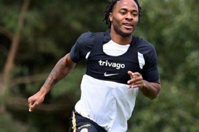 Então no Liverpool, o atacante Raheem Sterling venceu a premiação do Golden Boy de 2014. Foto: divulgação/Instagram Sterling