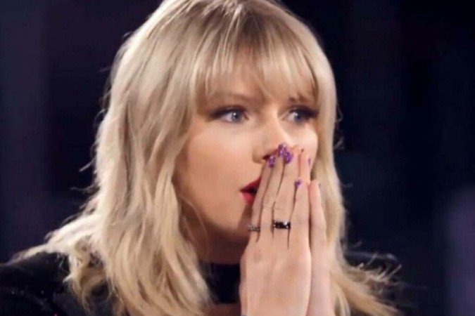 Morre fã de Taylor Swift que viralizou após ganhar presente da cantora em show -  (crédito: Reprodução)