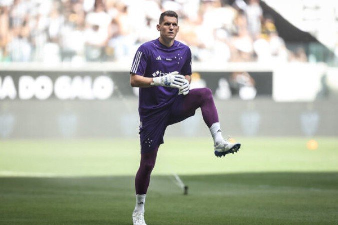 RAFAEL CABRAL - Teve um erro numa saída de bola, onde quase foi gol do Fortaleza no início do jogo. No entanto, fez boas defesas e acabou sendo fundamental para a vitória - Nota 6,0 -  Foto: Staff Images / Cruzeiro