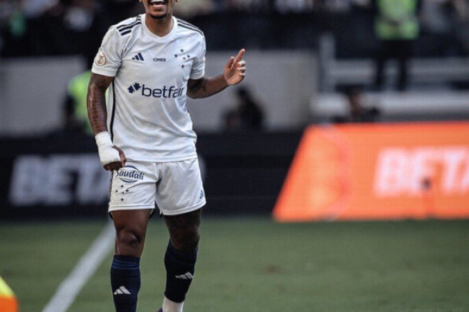 MATHEUS PEREIRA - Entrou no lugar de Nikão e fez o Cruzeiro melhorar muito, com bons passes - Nota 6,5 - Foto: Staff Images / Cruzeiro