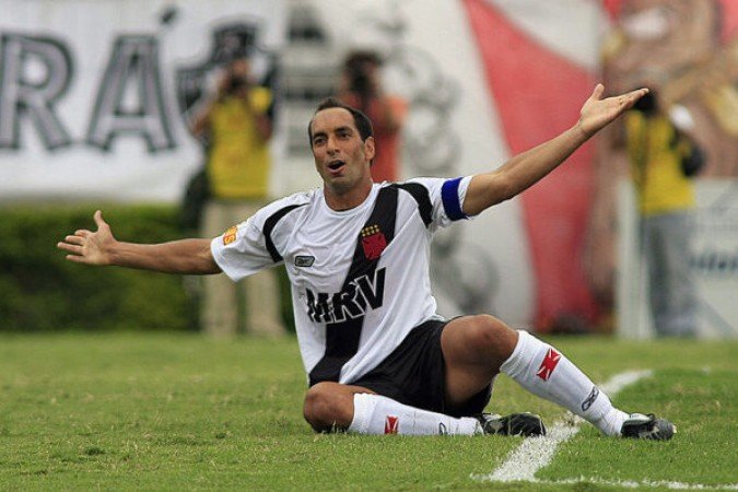 No documentário sobre o dirigente Eurico Miranda, o ex-camisa 11 atribuiu a Edmundo a culpa pela derrota do Vasco para o Corinthians na final do Mundial de 2000. - Foto: Alex Carvalho/Wikimedia Commons
