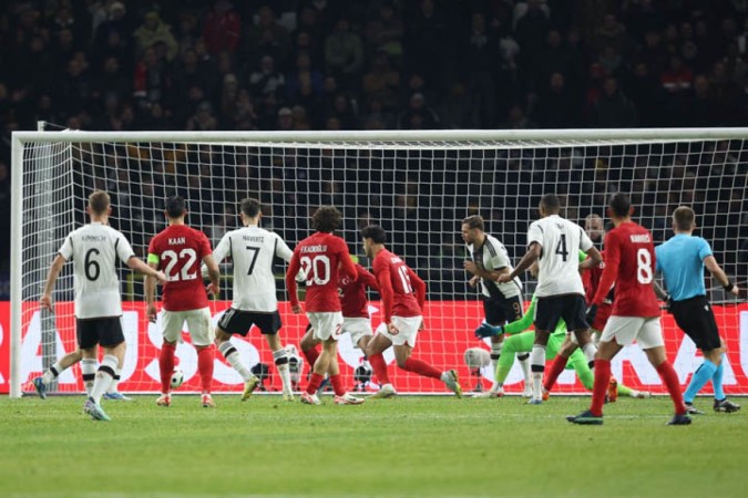  Germany's midfielder #07 Kai Havertz scores the opening goal during the international friendly football match between Germany and Turkey at the Olympic Stadium in Berlin on November 18, 2023, in preparation for the UEFA Euro 2024 in Germany. (Photo by Ronny HARTMANN / AFP) (Photo by RONNY HARTMANN/AFP via Getty Images)
     -  (crédito:  AFP via Getty Images)